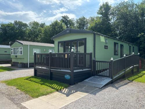 Tewitfield Complejo | 10 Borwick Lakes, Carnforth - En suite - King size bed