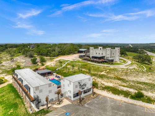 Johnson City Casa | 10-Coco Chanel-2nd Floor-Pool View