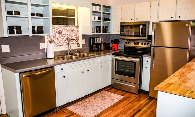 Bryson City Cabaña | *15% June Discount Now Through June 27th - New Reservations Only*