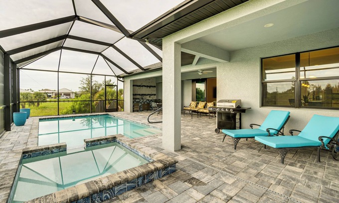 South Gulf Cove Casa | 10 Mi to Beaches: Modern Retreat in Port Charlotte