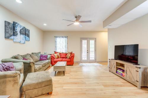 Newnan Apartamento | 10 Mi to Chattahoochee Bend Peaceful Apt with Patio