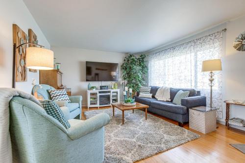 Lakewood Casa | 10 Mi to Dtwn Denver Home with Large Yard and Patio