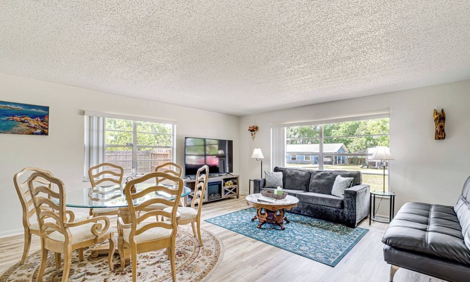 Silver Springs Shores Casa | 10 Mi to Dtwn Ocala: Dog-Friendly Home w/ Fire Pit