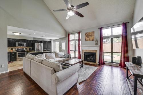 North Central Carrollton Casa | 10 Mi to Lake Lewisville Carrollton Home with Pool