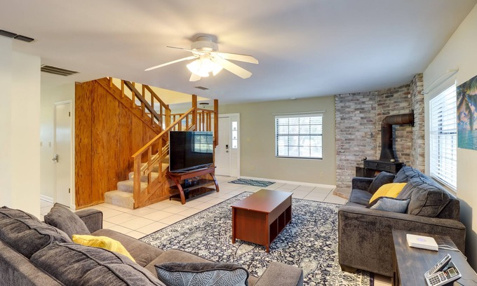 Summerfield Casa | 10 Mi to Lake Sumter: Home w/ Deck in Summerfield