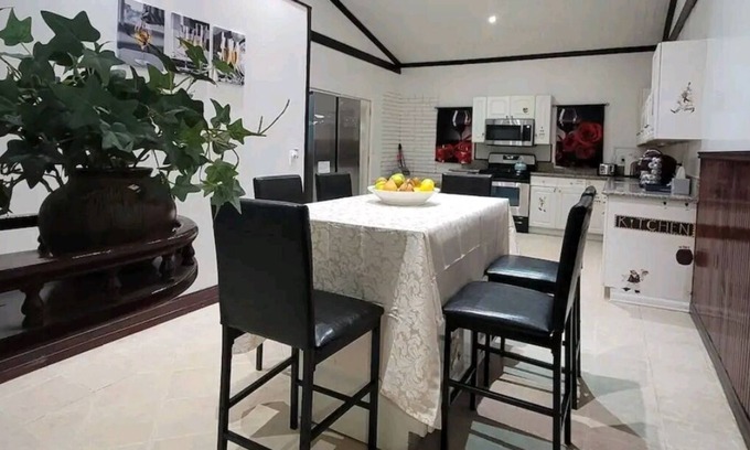 San Gabriel Casa | 10 miles to DTLA, steps away from SG Hilton