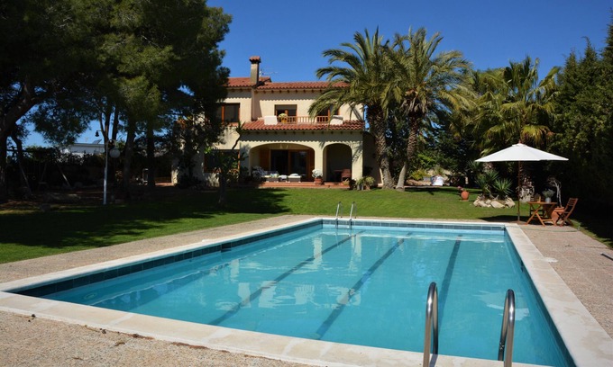 Passeig Maritim Villa | A 10min/coche de Sitges. Villa Colibri. 12 minutos/a pie de playas y del centro