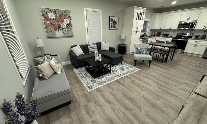 Cartersville Casa | 10 min. from Lake Point Sports. Charming 3-bedroom house in Cartersville.