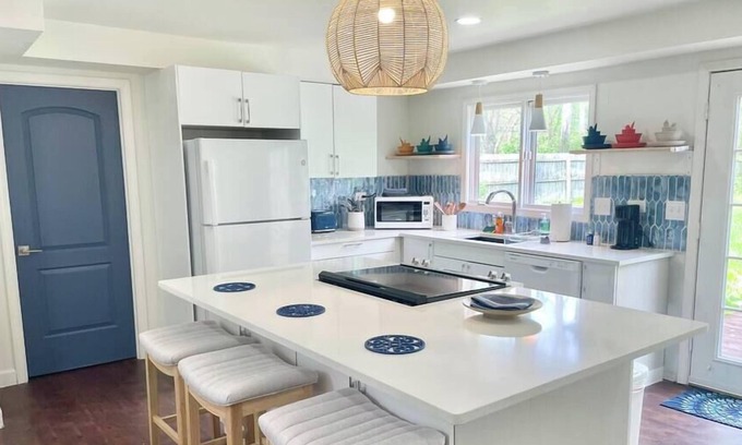 Indianapolis Casa | 10 min to Speedway! Large Home, Desirable Area!