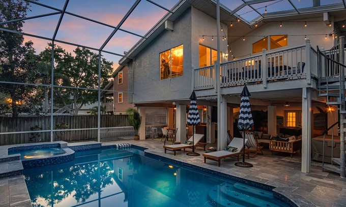 Palm Harbor Casa | 10 Min to the best beach & golf course! Home with Pool, Hot Tub & Game Room!