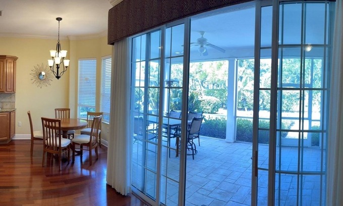 Rivendell Casa | 10 minutos de la playa de Nokomis, tranquilo y seguro, fácil acceso a excelentes restaurantes