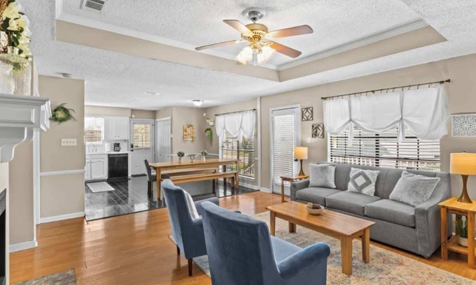 South Baton Rouge Casa | 10 Mins to Tiger Stadium! South Burbank Bungalow