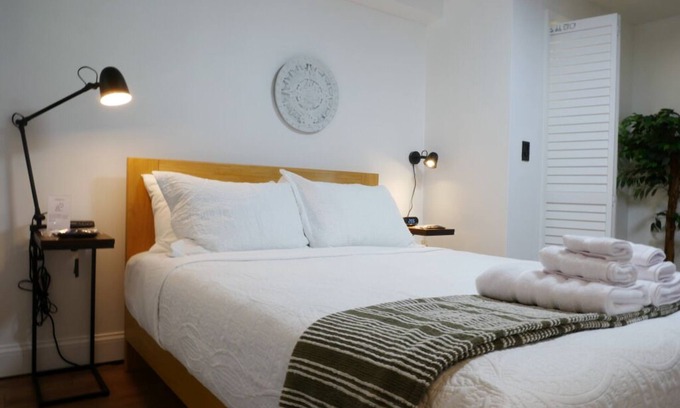 Jersey City Apartamento | 9 Min Walk to LightRail - 30 Min drive NYC