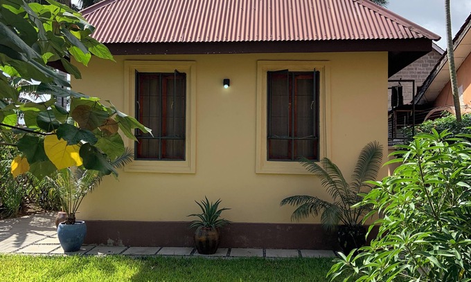 Kisutu Cama Y Desayuno | 10-minute walk to the beach! 2-bed house with a kitchen and bathroom.