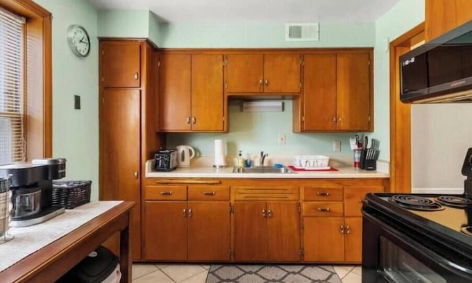 Wauwatosa Apartamento | 10 Minutes from Downtown! The Highlands Hideaway