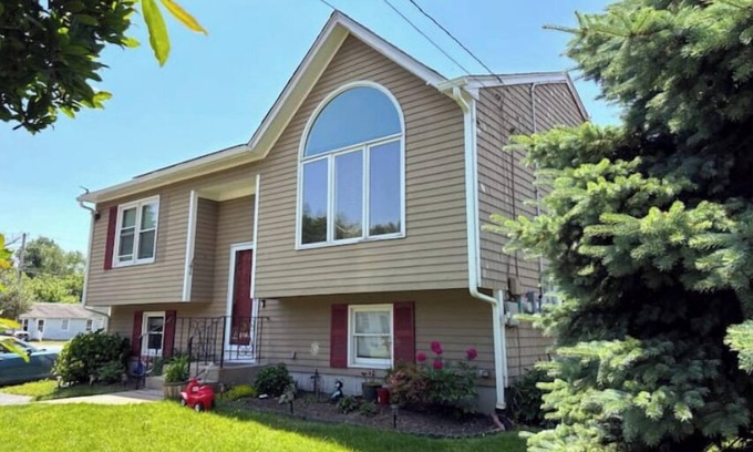 Cranston Apartamento | 10 minutes from providence centrally located