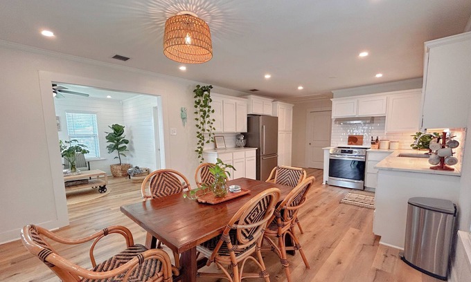 Portland Casa | 10 minutes to the Texas State Aquarium & Hurricane Alley Waterpark!