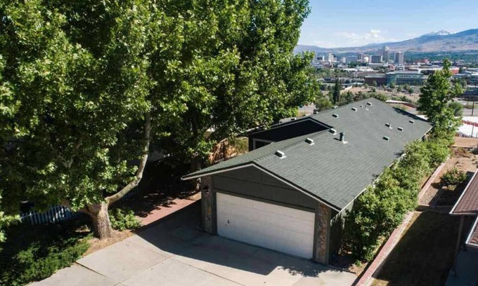 Northeast Reno Casa | *Low Special Rates* Skyline Escape~Reno~UNR~Tahoe~Casinos~Family