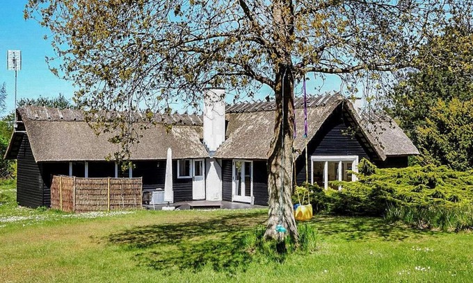 Hoeve Strand Casa | 10 person holiday home in F revejle