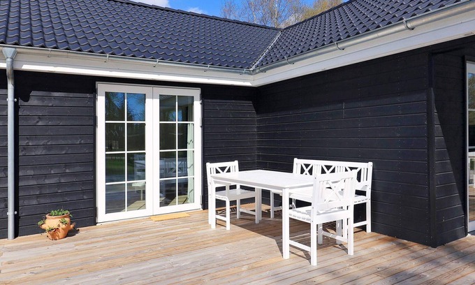Hals Casa | 10 person holiday home in Hals