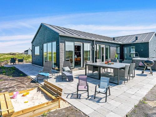 Grønhøj Casa | 10 person holiday home in Løkken