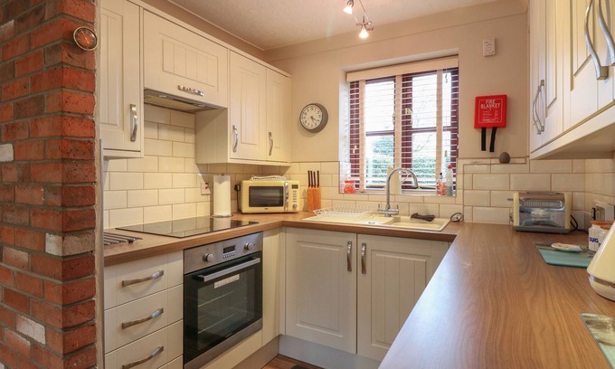 Irstead Cabaña | 10 Ruston Reaches