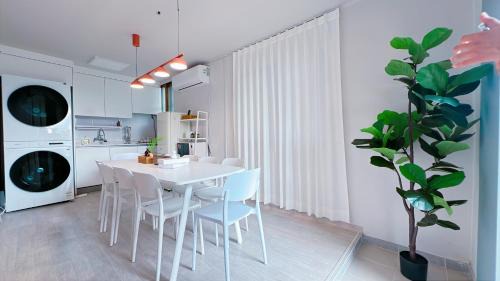 Myonmok-tong Casa | 10 seconds to the subway station, 15 minutes to Gangnam, 20 minutes to Jamsil, 3 bedrooms, 2 bathrooms