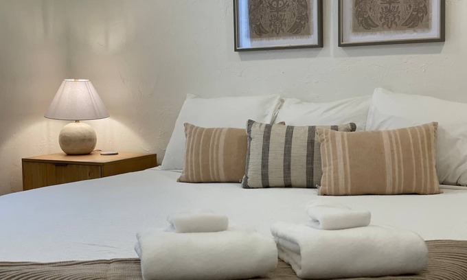 Limberlost Casa | 10 Unit A - Calle Arizona