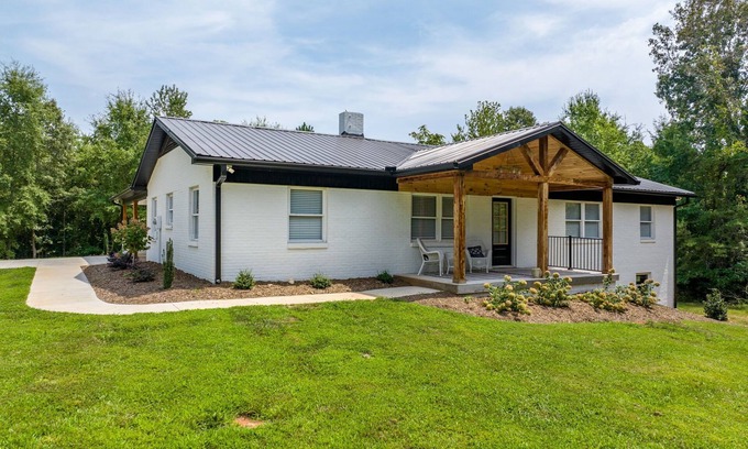 Bethlehem Casa | 100% - 5 STAR reviews! Clean, Safe & Enjoyable home away from home!