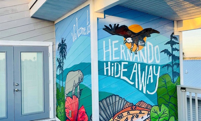 Spring Hill Casa | 100+Amenities~Waterfront~Pool~Firepit~Kayaks~Direct Gulf Acces:Hernando Hideaway