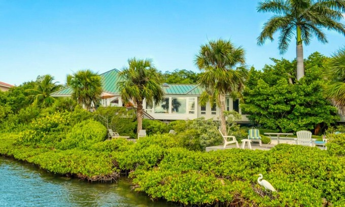Wulfert Casa | 100 dollar Bubble Room Gift Certificate for bookings made for 2025.