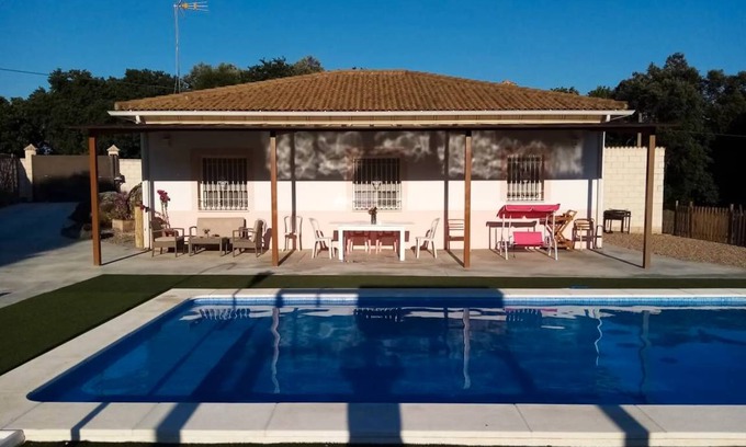 Almodovar del Río Chalet De Esquí | 100 m² Chalet ∙ 3 habitaciones ∙ 9 huéspedes