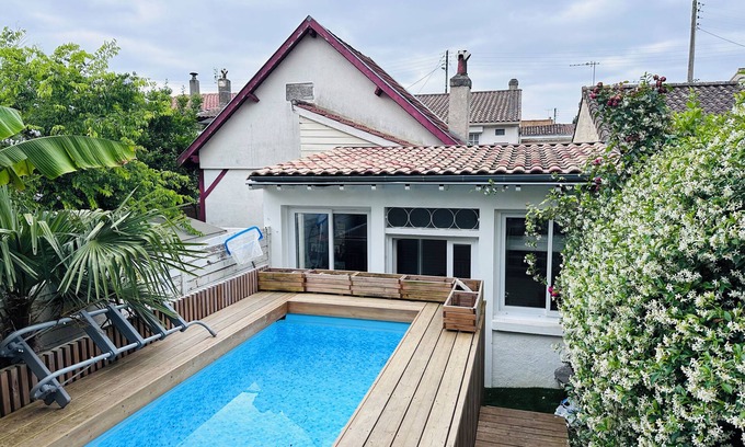 Nansouty-Saint-Genes Casa | 100 m² town house with private pool, 2 steps from the tramway