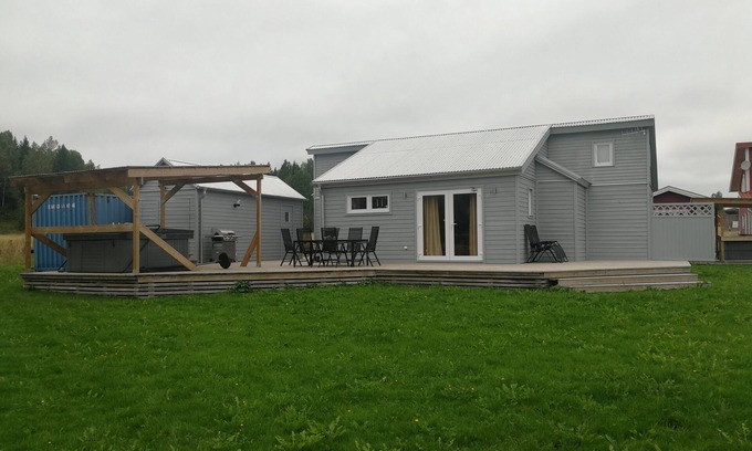 Filipstad Casa | A 100 metros de la playa, botes, peces, sauna, piscina exterior, 8 personas.
