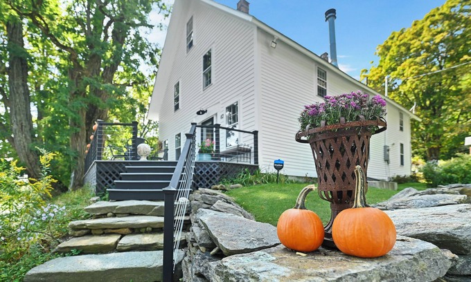 West Dover Casa | 100 mile view Chic Farmhouse!