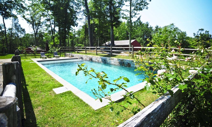 Roxbury Casa | 100% ROXBURY! PoshPadsCT "NORTH ST" Privado, Mint 6-BR, Piscina, Vistas, Fire Pl, BBQ