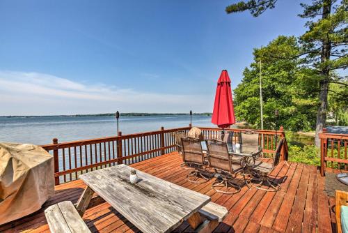 Chippewa Bay Casa | 1000 Islands Cabin in Chippewa Bay cabin
