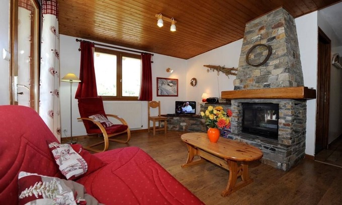 Le Bettaix Apartamento | 1.o piso, chimenea o estufa a leña, parking, tv, 60m², Les Menuires