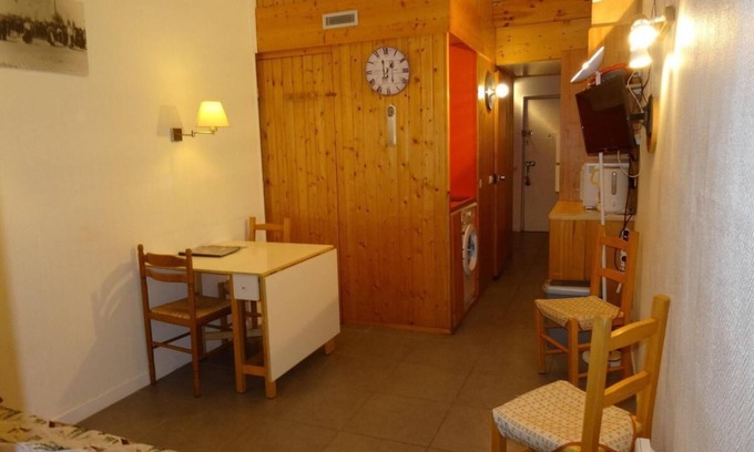 Arc-1800 Apartamento | 100m del centro estación, 4.o piso, vista montaña, balcón, tv, 24m², Les Arcs
