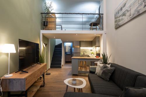 Thessaloniki Apartamento | 100Mbps Smart TV AC Self Check-In Full Kitchen
