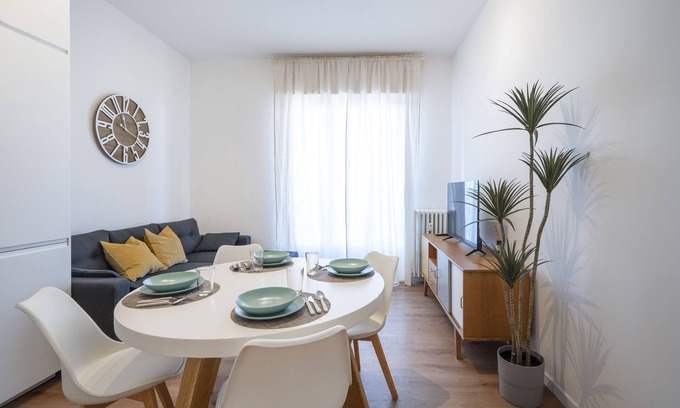 Montalbino Apartamento | 100sqm 3-bedroom 2-bathroom apartment on Metro Lille