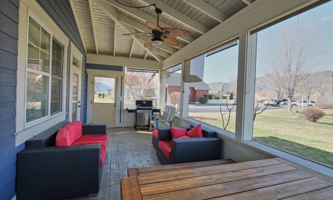 Oroville Casa | 101 Flip Flop Lane (Country)