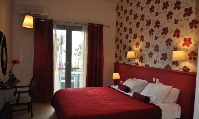 Kamena Vourla Casa | 101 | Okeania Double Room Ground Floor