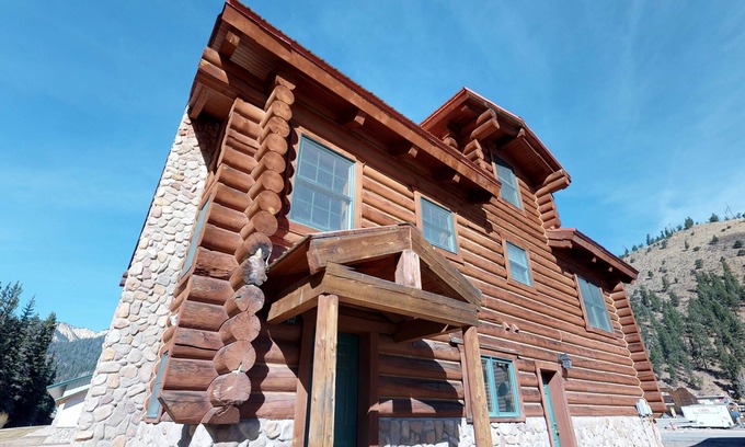 Red River Casa | Esta acogedora cabaña River de 1 dormitorio está idealmente ubicada para lo que quieras hacer en Red River. Para fis