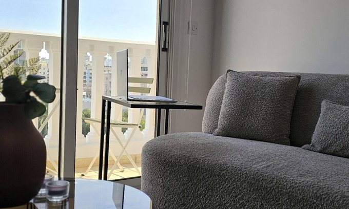 City Centre Apartamento | 104 NIC - 502 Stay Cosmo City Suite