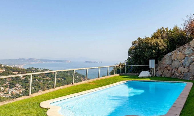 Begur Otro | 105 m² Alojamiento ∙ 3 habitaciones ∙ 6 huéspedes