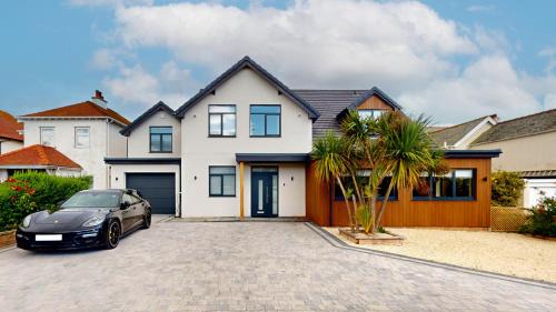 Penrhyn Bay Casa | 105 The Beach House