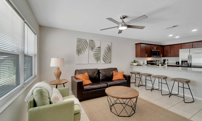 Apollo Beach Condominio | 1053 Apollo Beach Blvd, Unit 5