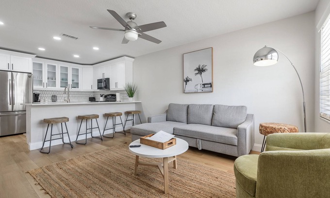Apollo Beach Condominio | 1053 Apollo Beach Blvd, Unit 2