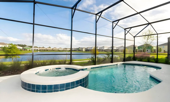 Kissimmee Complejo | 10BD Bella Vida Beautiful Home Near Parks (BV 303)